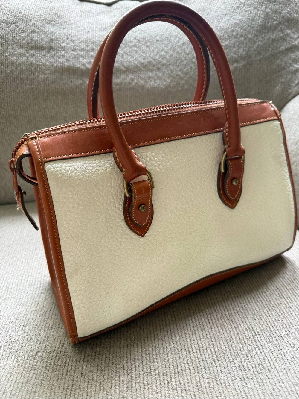 Dooney & Bourke wonderful 90